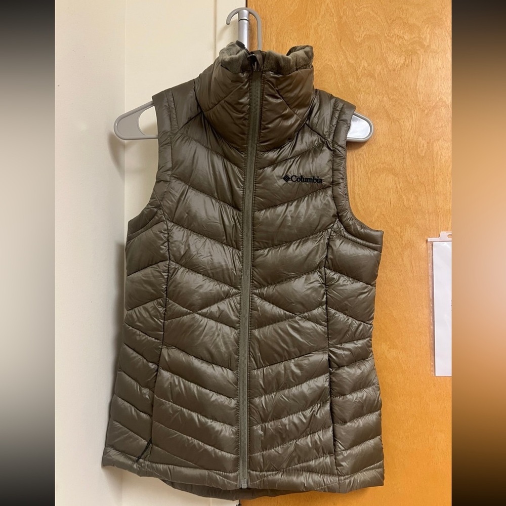 NWOT Columbia Women's Joy Peak™ II Olive Green Vest
